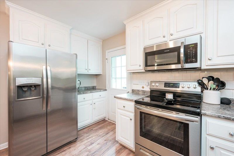 110 Holly Point Pl, Clayton, NC 27520
