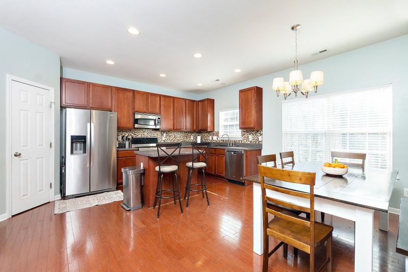 110 Jigsaw Dr, Durham, NC 27704