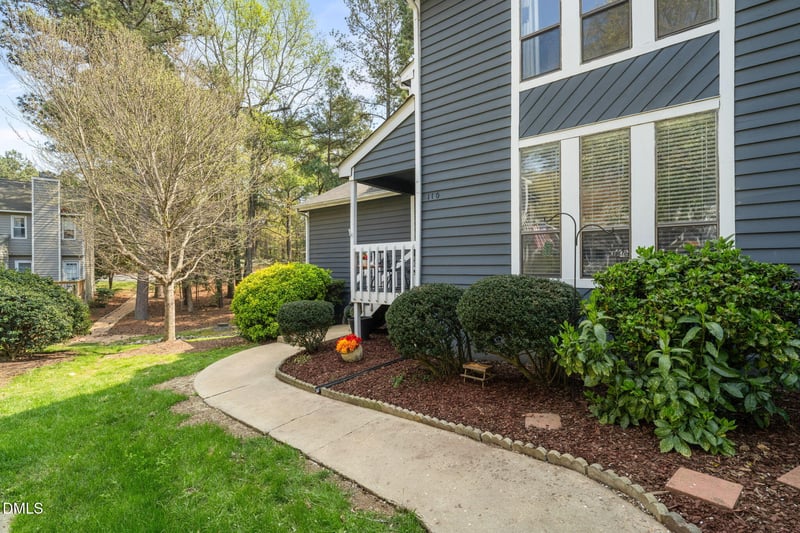 110 Joanne Cir, Cary, NC 27513