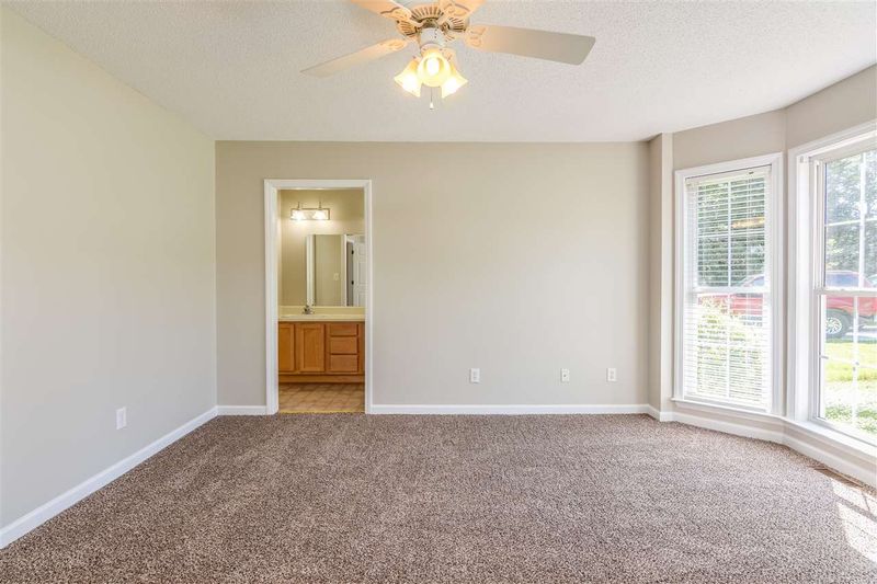 110 Karat Ct, Knightdale, NC 27545
