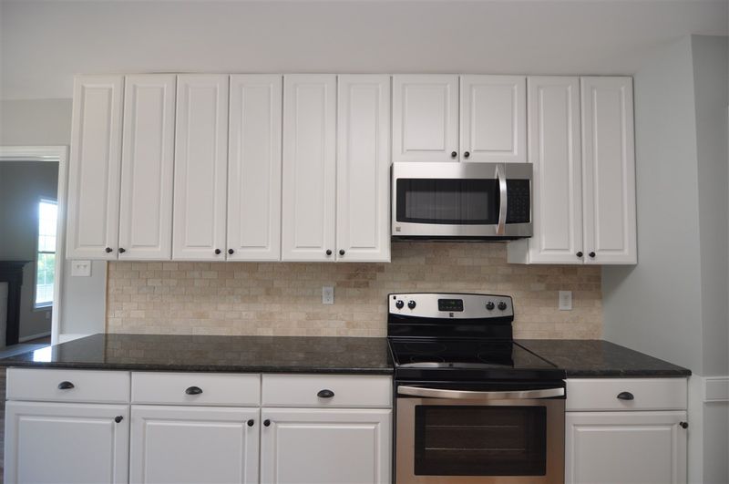 110 Kentucky Derby Dr, Clayton, NC 27520