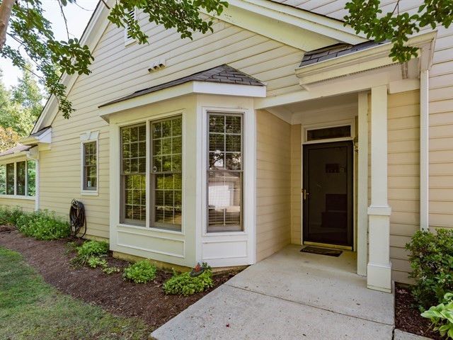 110 Lake Hickory Ct, Cary, NC 27519