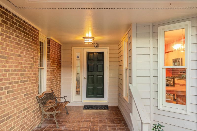 110 Lakeshore Dr, Durham, NC 27713