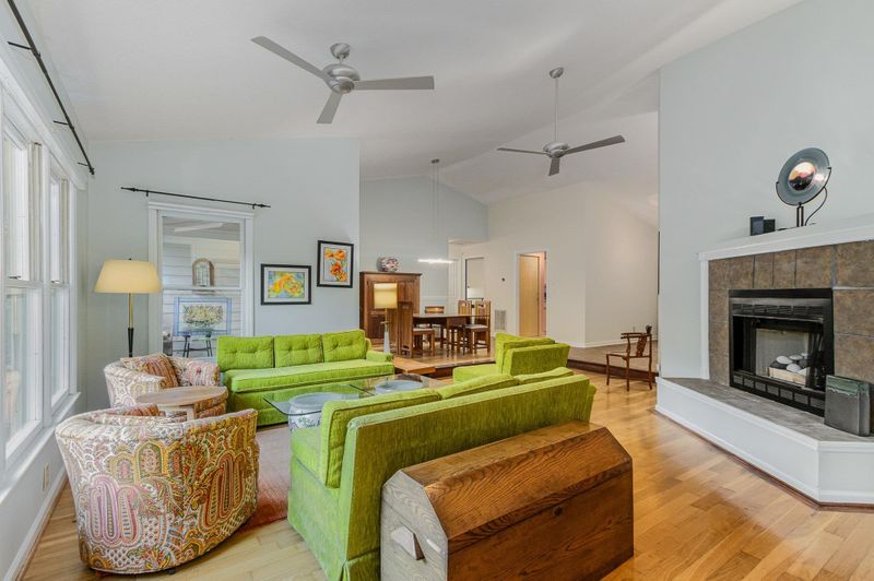 110 Lakeshore Dr, Durham, NC 27713