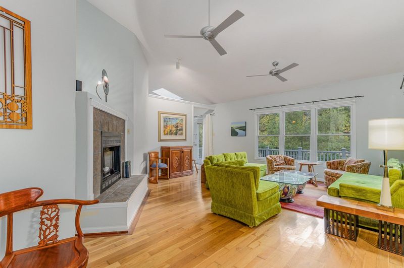 110 Lakeshore Dr, Durham, NC 27713