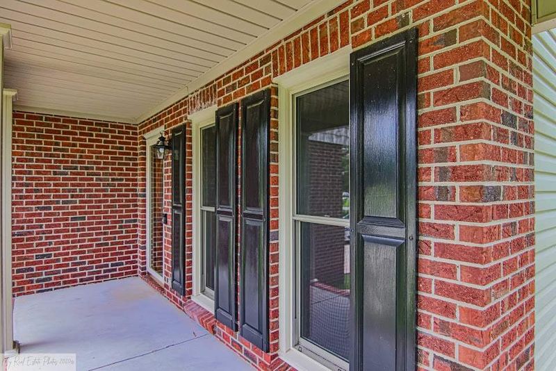 110 Lane Tree Dr, Goldsboro, NC 27534