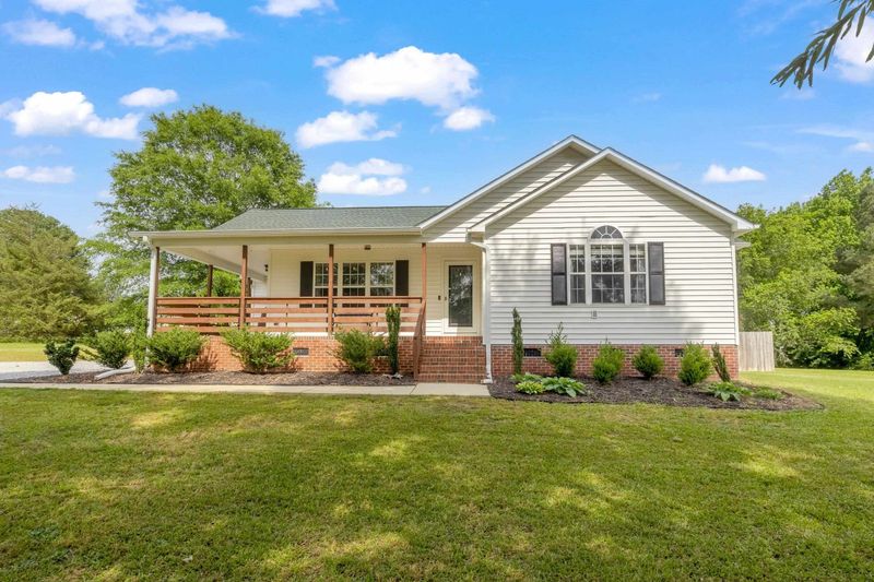 110 Leachburg Dr, Garner, NC 27529