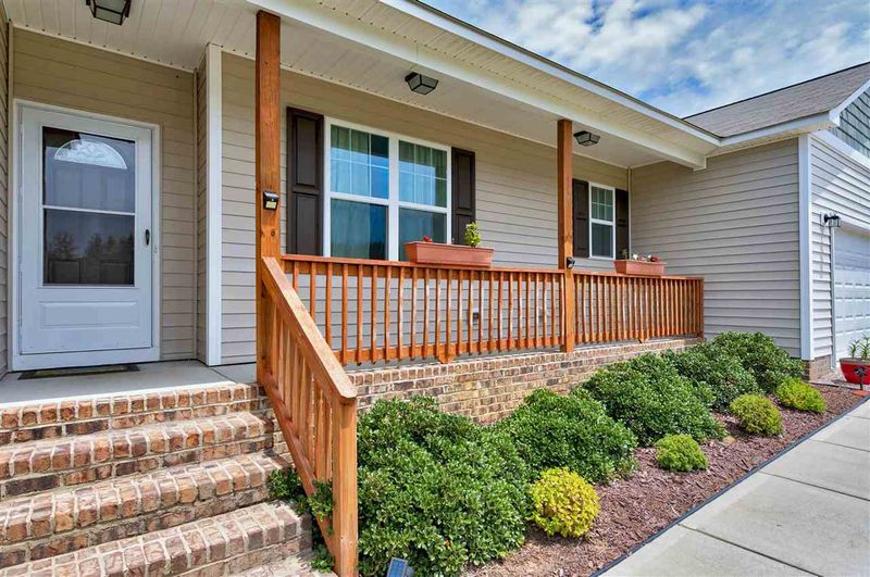 110 W Letchworth Dr, Zebulon, NC 27597
