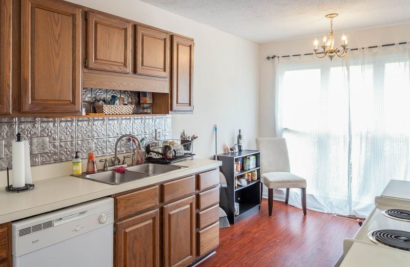 110 Mallard Ct, Chapel Hill, NC 27517