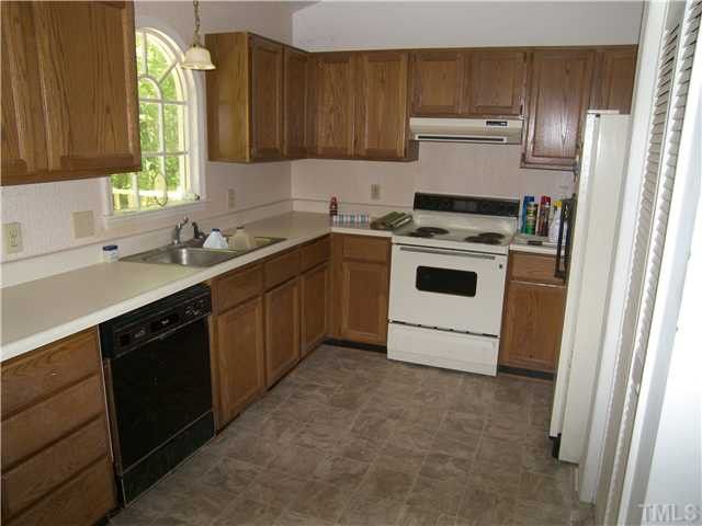 110 Meadow Ln, Zebulon, NC 27597