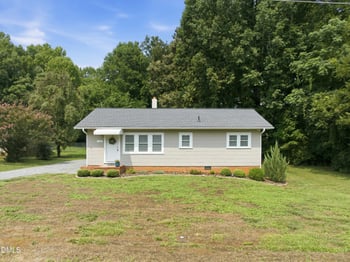 110 New St S, Liberty, NC 27298