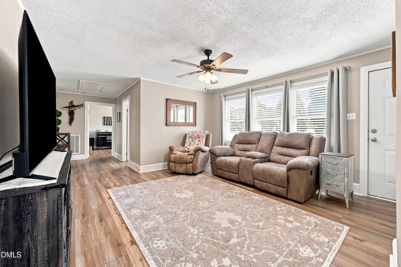 110 New St S, Liberty, NC 27298