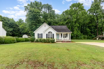 110 Oak Park Dr, Benson, NC 27504