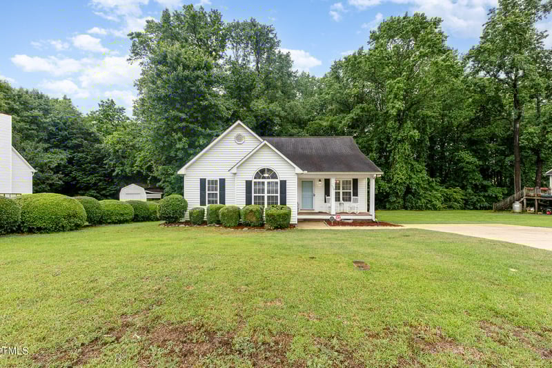 110 Oak Park Dr, Benson, NC 27504