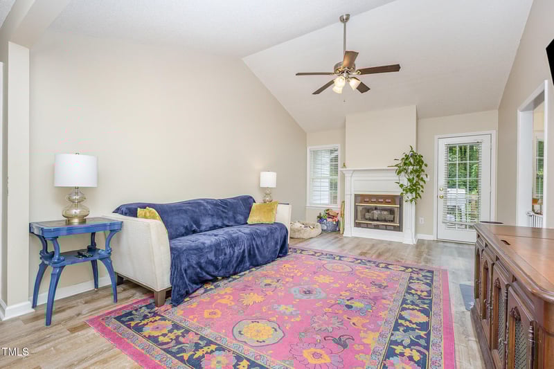 110 Oak Park Dr, Benson, NC 27504