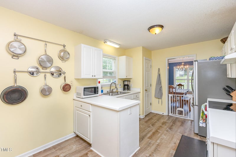 110 Oak Park Dr, Benson, NC 27504