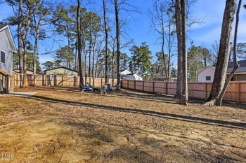 110 Oak St, Selma, NC 27576