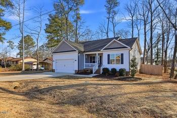 110 Oak St, Selma, NC 27576