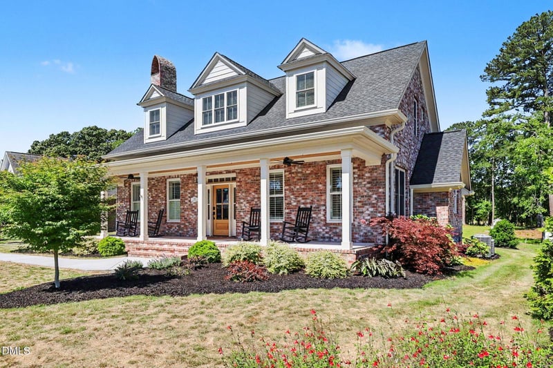 110 Parker St, Four Oaks, NC 27524