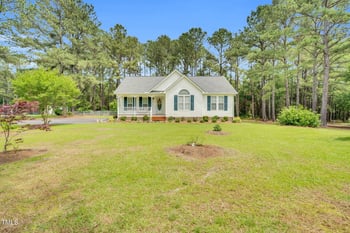 110 Phyllis Dr, Benson, NC 27504