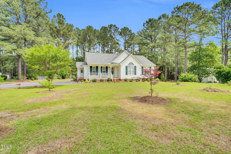 110 Phyllis Dr, Benson, NC 27504