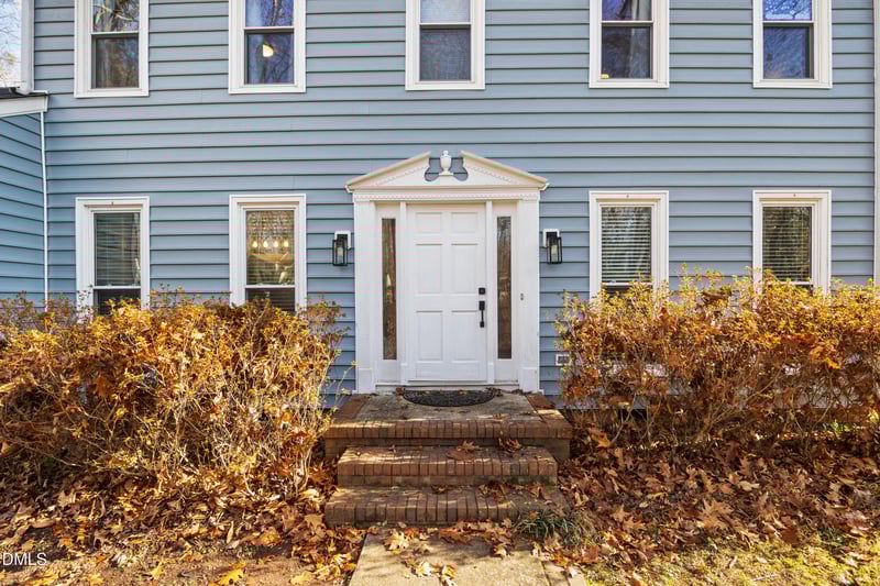 110 Pointe Pl, Hillsborough, NC 27278