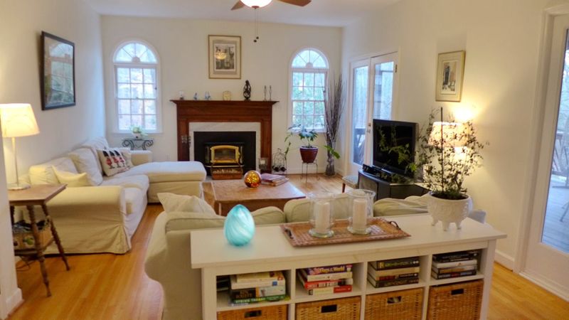 110 Quailview Dr, Chapel Hill, NC 27516