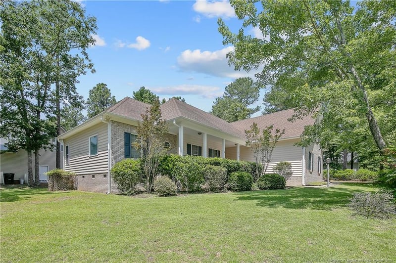 110 Riviera Ln, Sanford, NC 27332