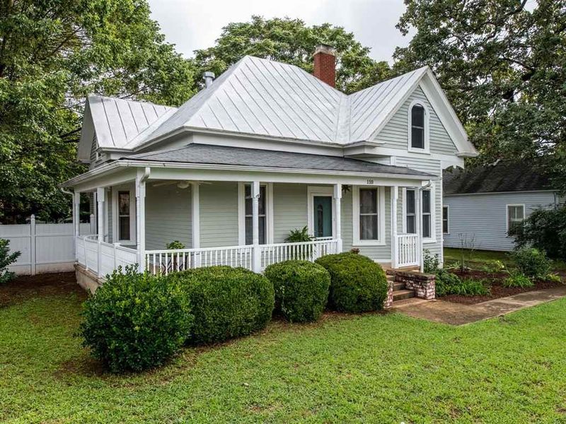 110 W Ruffin St, Mebane, NC 27302