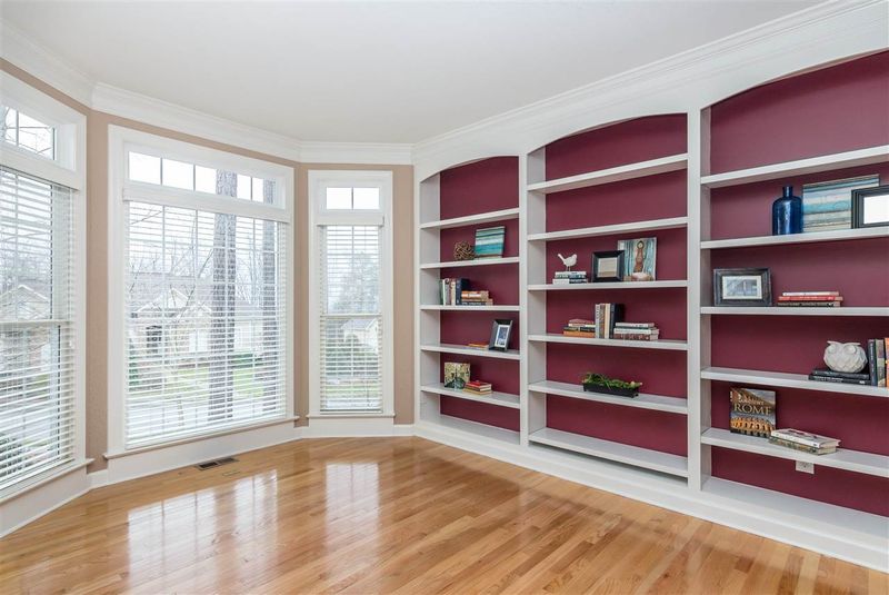 110 San Juan Dr, Chapel Hill, NC 27514