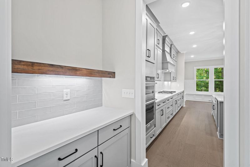 110 Sanderway Dr, Chapel Hill, NC 27516