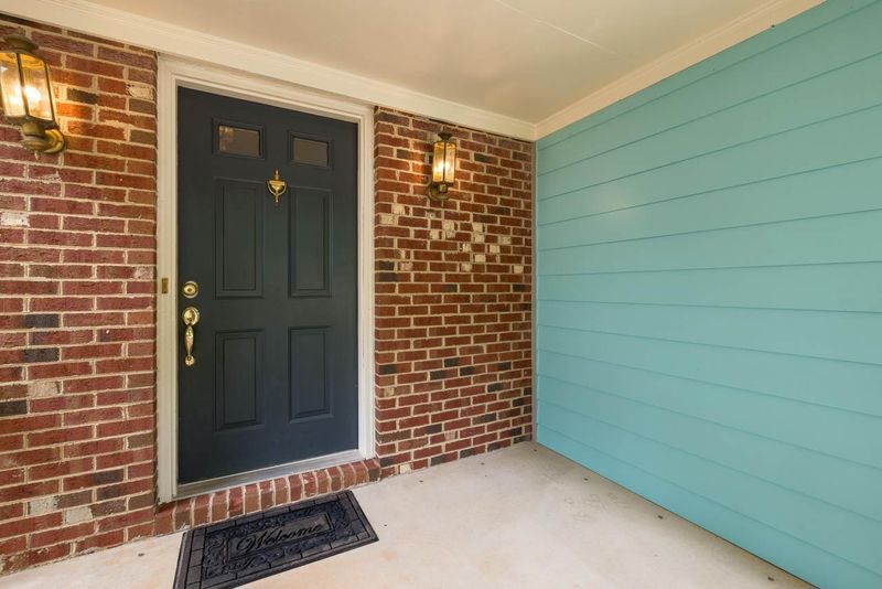 110 E Skyhawk Dr, Cary, NC 27513