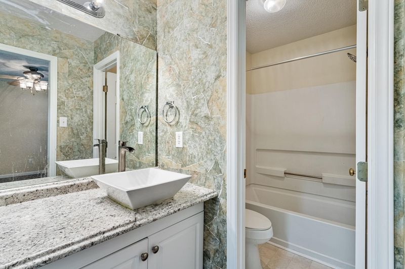 110 Stoneview Cir, Smithfield, NC 27577