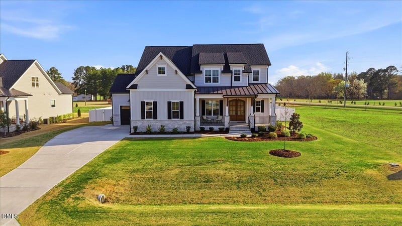 110 Summerlin Dr, Clayton, NC 27527