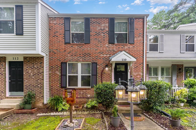 110 Taylors Pond Dr, Cary, NC 27511