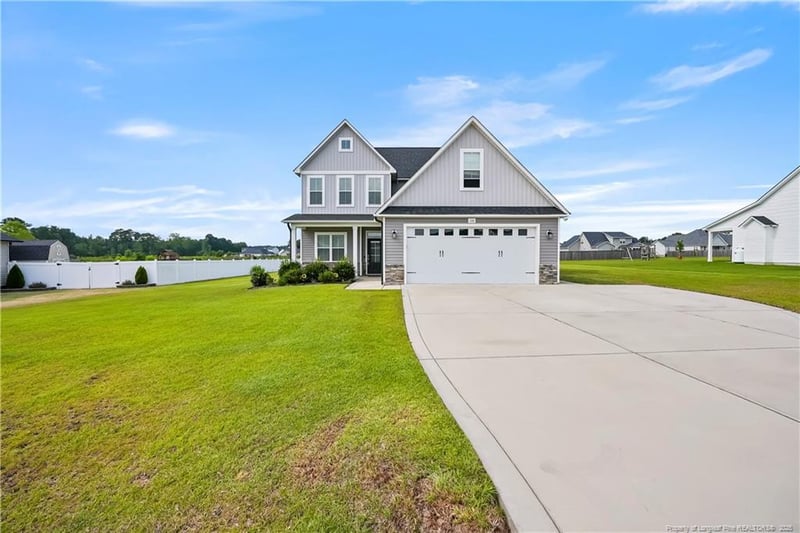 110 Thunder Valley Dr, Lillington, NC 27546