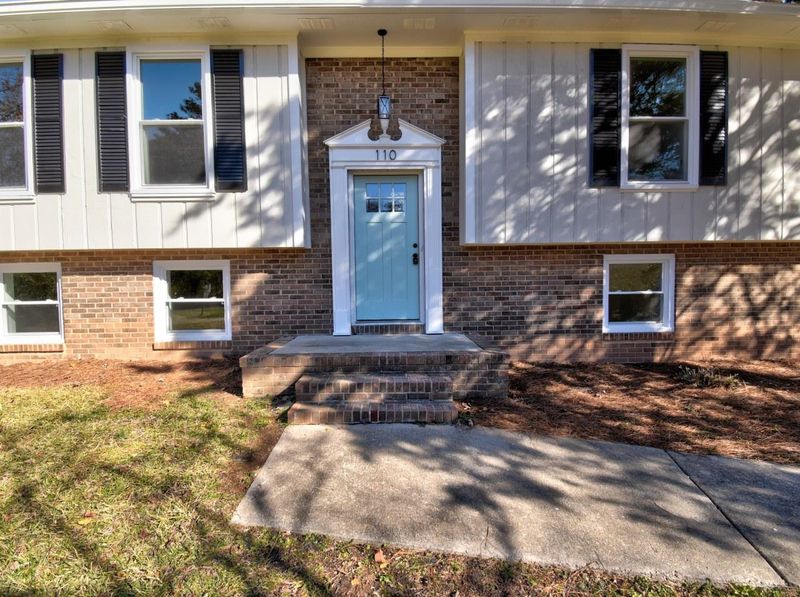 110 Vantage Ct, Durham, NC 27712