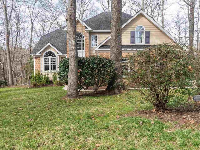 110 Windfall Ct, Cary, NC 27518