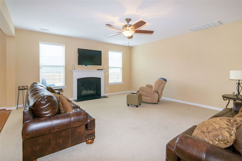 110 Windrush Ln, Durham, NC 27703