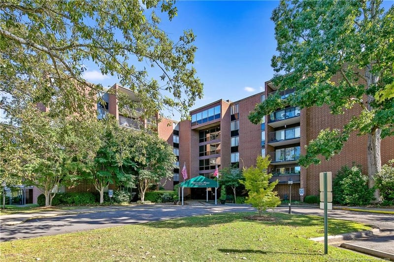 1100 Clarendon St #202, Fayetteville, NC 28305