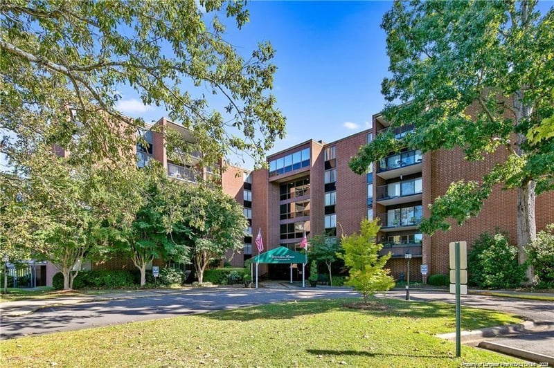 1100 Clarendon St #206, Fayetteville, NC 28305