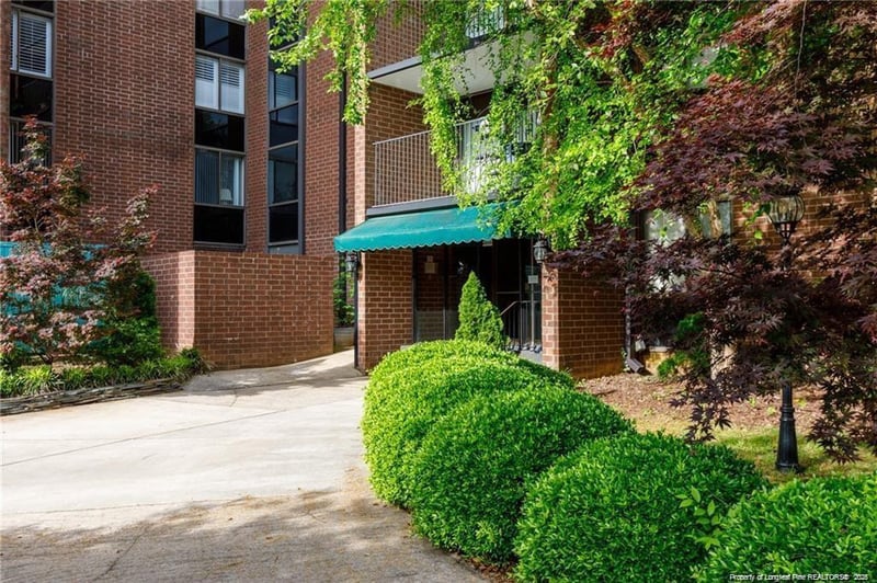 1100 Clarendon St #402, Fayetteville, NC 28305