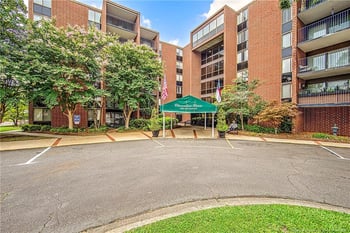 1100 Clarendon St #408, Fayetteville, NC 28305