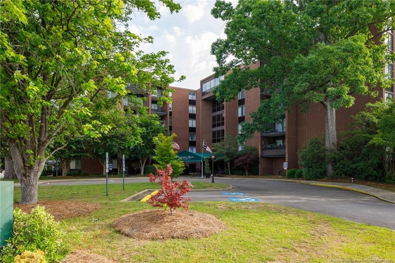1100 Clarendon St #501, Fayetteville, NC 28305