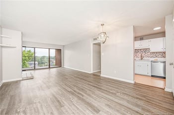 1100 Clarendon St #602, Fayetteville, NC 28305