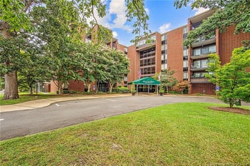 1100 Clarendon St #602, Fayetteville, NC 28305