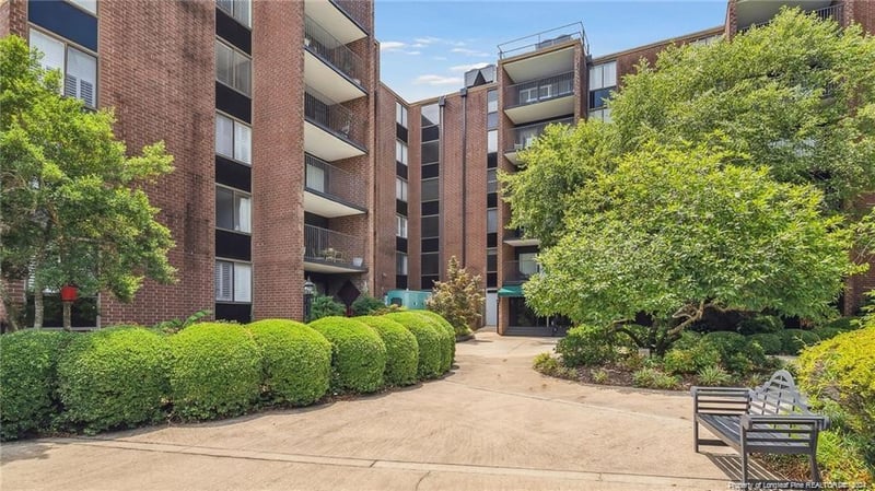 1100 Clarendon St #611, Fayetteville, NC 28305