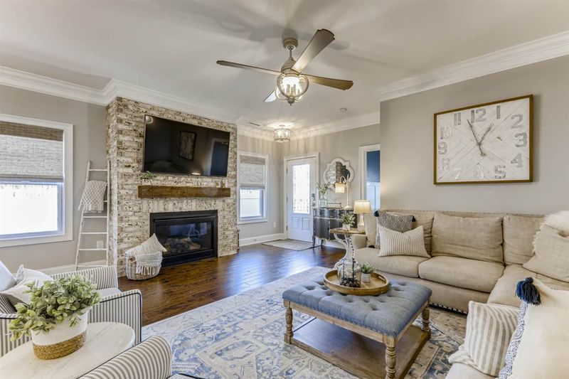 1100 Gloriosa St, Apex, NC 27523