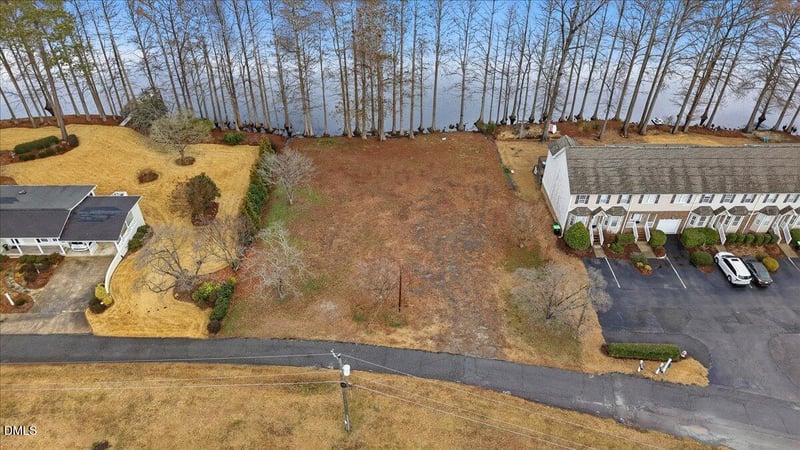 1100 Lakeside Dr, Four Oaks, NC 27524