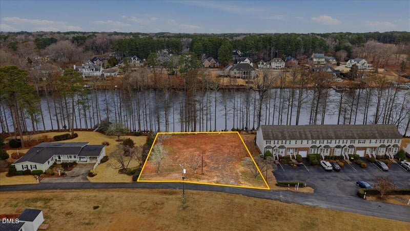 1100 Lakeside Dr, Four Oaks, NC 27524